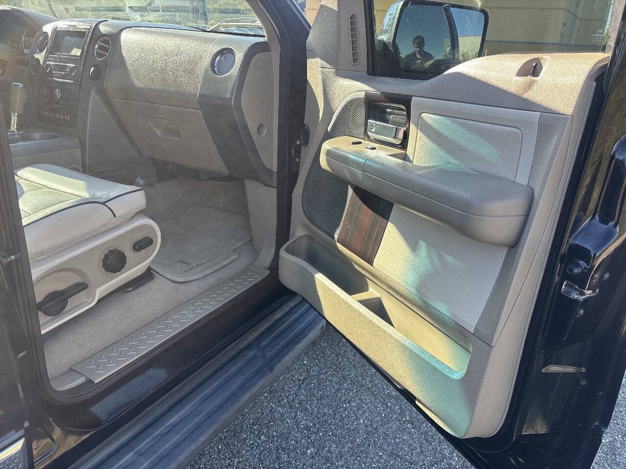 Used 2006 Lincoln Mark LT 4x4 image 16
