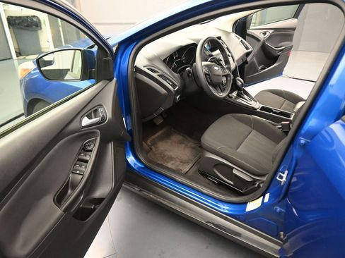 Used 2018 Ford Focus SE FWD image 40