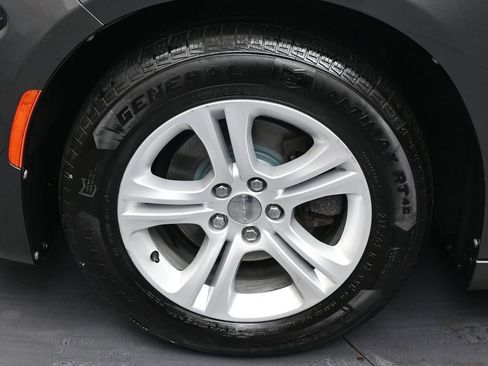 Used 2018 Dodge Charger SXT image 37