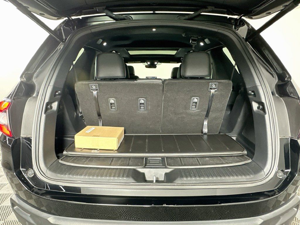 Used 2023 Honda Pilot TrailSport image 27