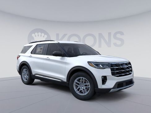 New 2025 Ford Explorer Active w/ Active Comfort Package image 10