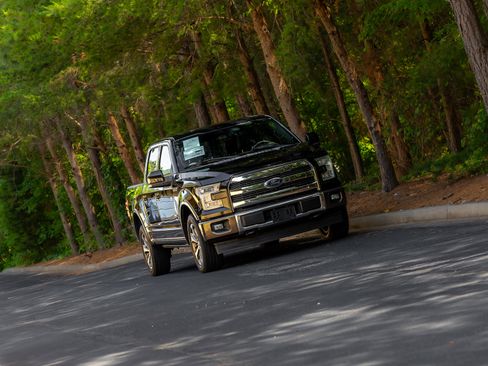 Used 2017 Ford F150 King Ranch w/ Equipment Group 601A Luxury AWD/4WD image 45