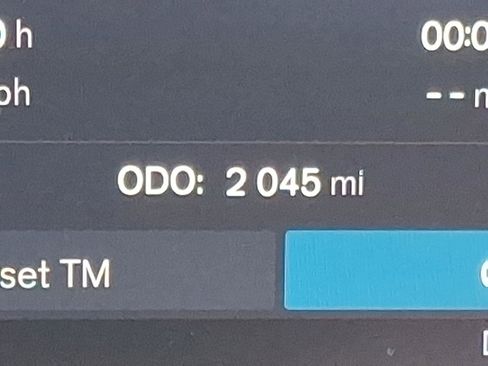 Certified 2025 Volvo XC60 T8 Core w/ Climate Package image 20