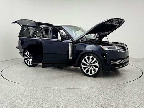 Certified 2025 Land Rover Range Rover SV AWD/4WD image 10