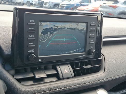 Used 2021 Toyota RAV4 XLE AWD/4WD image 17