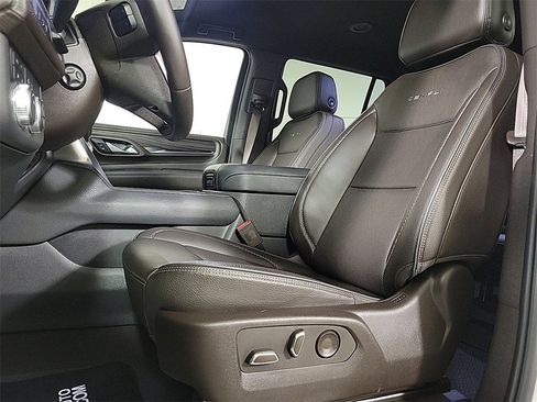 Used 2023 GMC Yukon Denali image 10