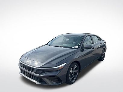 Used 2025 Hyundai Elantra Limited