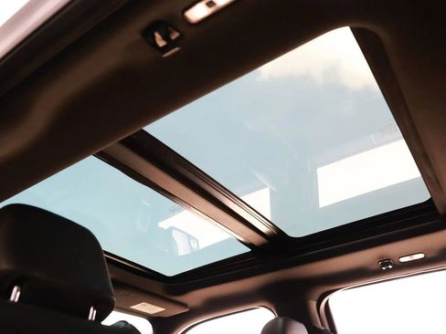 Used 2018 Ford F150 Raptor w/ Equipment Group 802A Luxury image 23