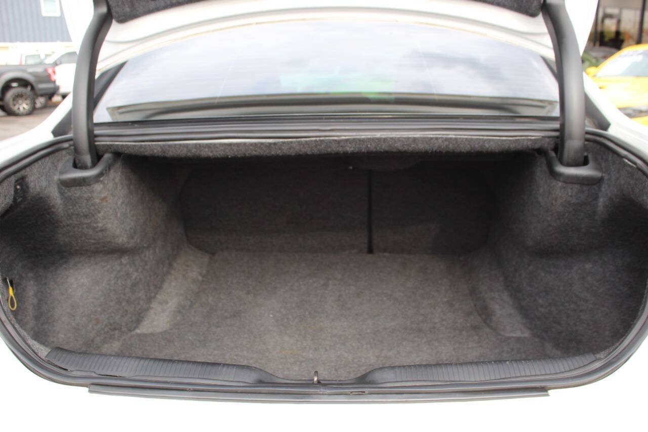 Used 2019 Dodge Charger Scat Pack RWD image 16