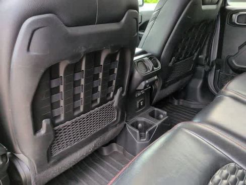 Used 2021 Jeep Gladiator Rubicon w/ Cold Weather Group AWD/4WD image 18