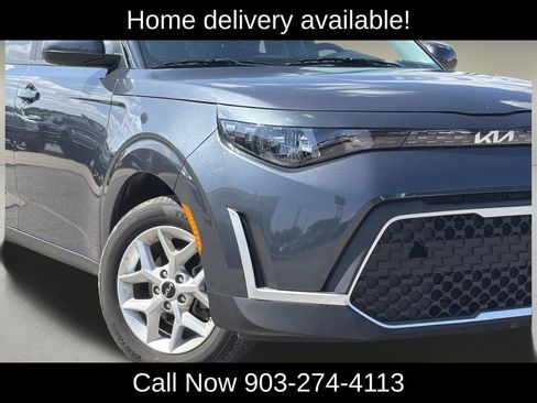 Used 2025 Kia Soul LX w/ LX Technology Package FWD image 2
