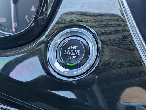 Used 2020 Cadillac XT6 Premium Luxury image 37