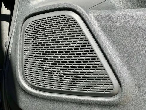 Certified 2025 Mercedes-Benz GLB 250 4MATIC image 37