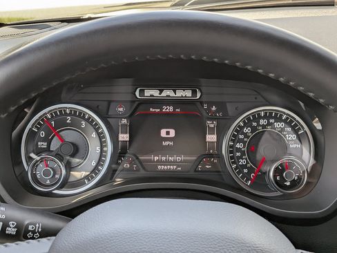 Used 2024 RAM 1500 Laramie AWD/4WD image 27