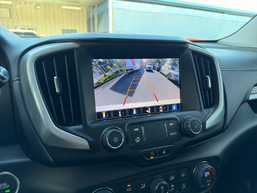 Used 2022 GMC Terrain SLT w/ Tech Package AWD/4WD image 18