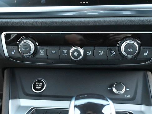 Certified 2025 Audi Q3 2.0T Premium w/ Convenience Package image 13