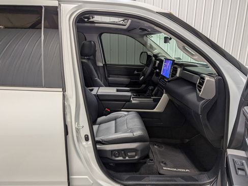 Used 2023 Toyota Sequoia Limited image 33