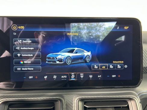 Used 2025 Ford Mustang Dark Horse image 19