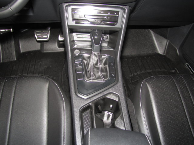 Used 2023 Volkswagen Tiguan SE R-Line FWD image 37