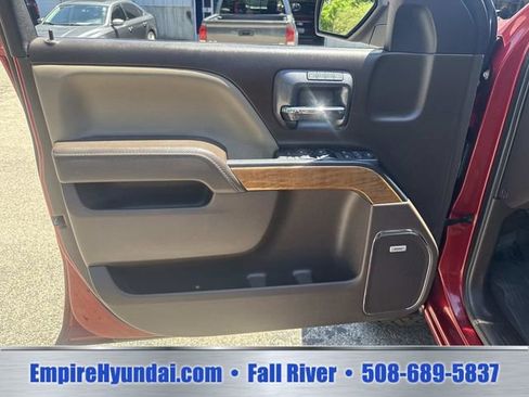 Used 2018 Chevrolet Silverado 1500 LTZ w/ LTZ Plus Package AWD/4WD image 18