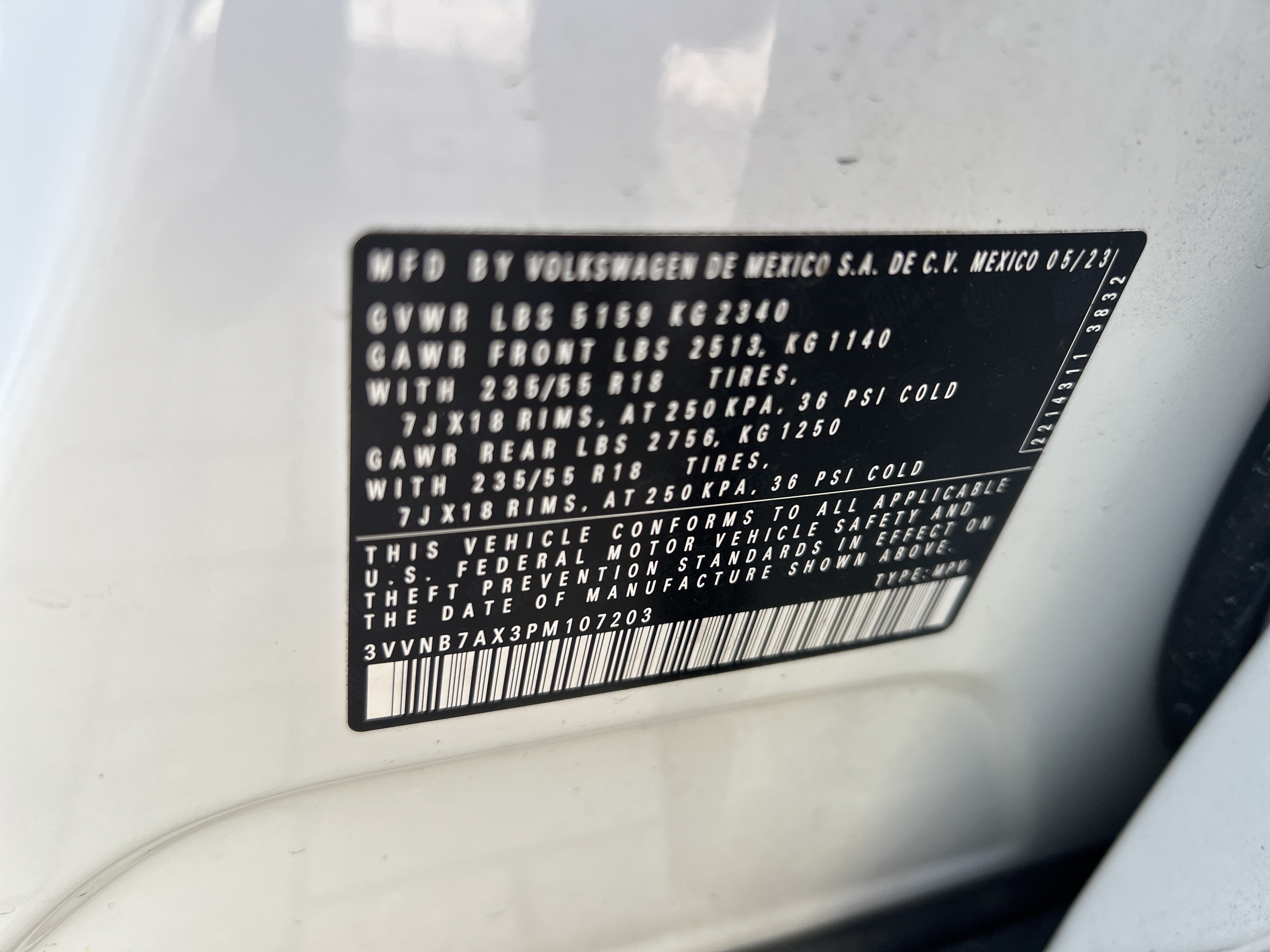 Used 2023 Volkswagen Tiguan SE w/ Panoramic Sunroof Package FWD image 30