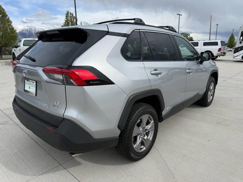 Used 2025 Toyota RAV4 LE AWD/4WD image 3