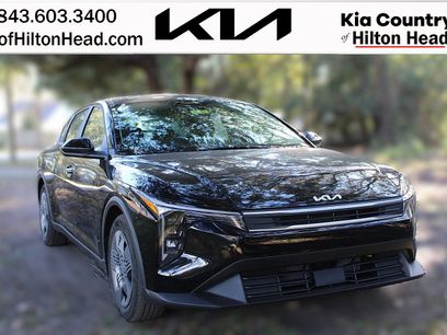 New 2025 Kia K4 LX