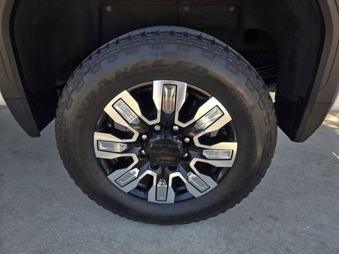 Used 2024 GMC Sierra 2500 Denali w/ Denali Reserve Package AWD/4WD image 27