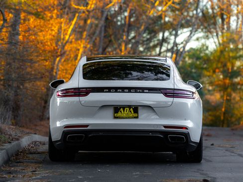 Used 2017 Porsche Panamera image 36