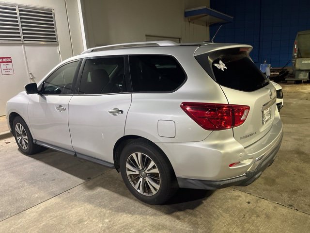 Used 2018 Nissan Pathfinder SL FWD image 2