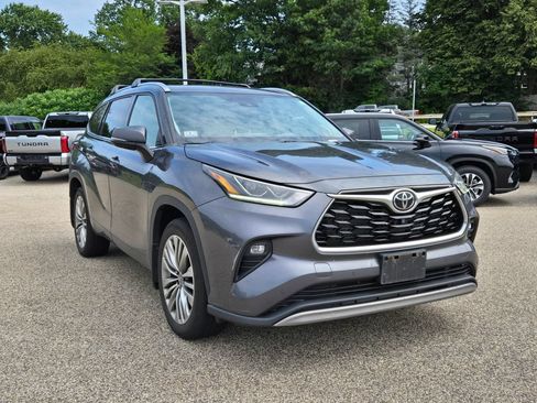 Used 2022 Toyota Highlander Platinum AWD/4WD image 8