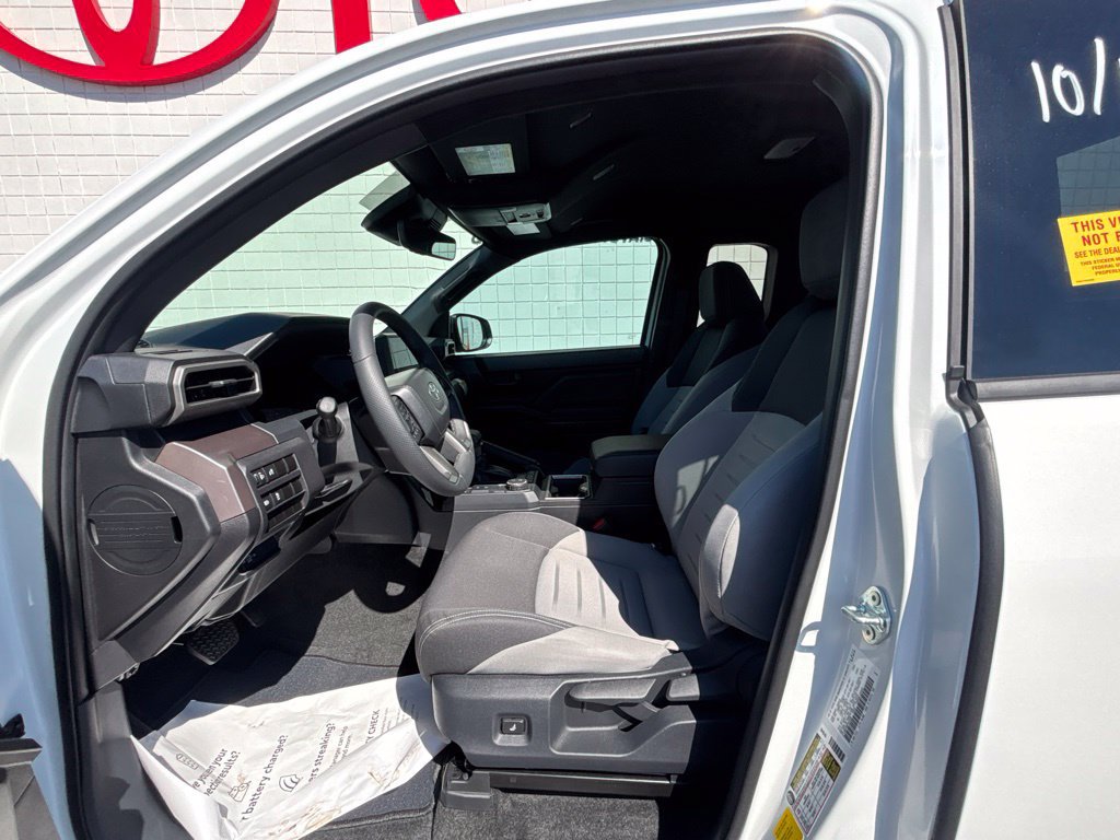 Used 2024 Toyota Tacoma PreRunner w/ TRD Prerunner Upgrade Package RWD image 4