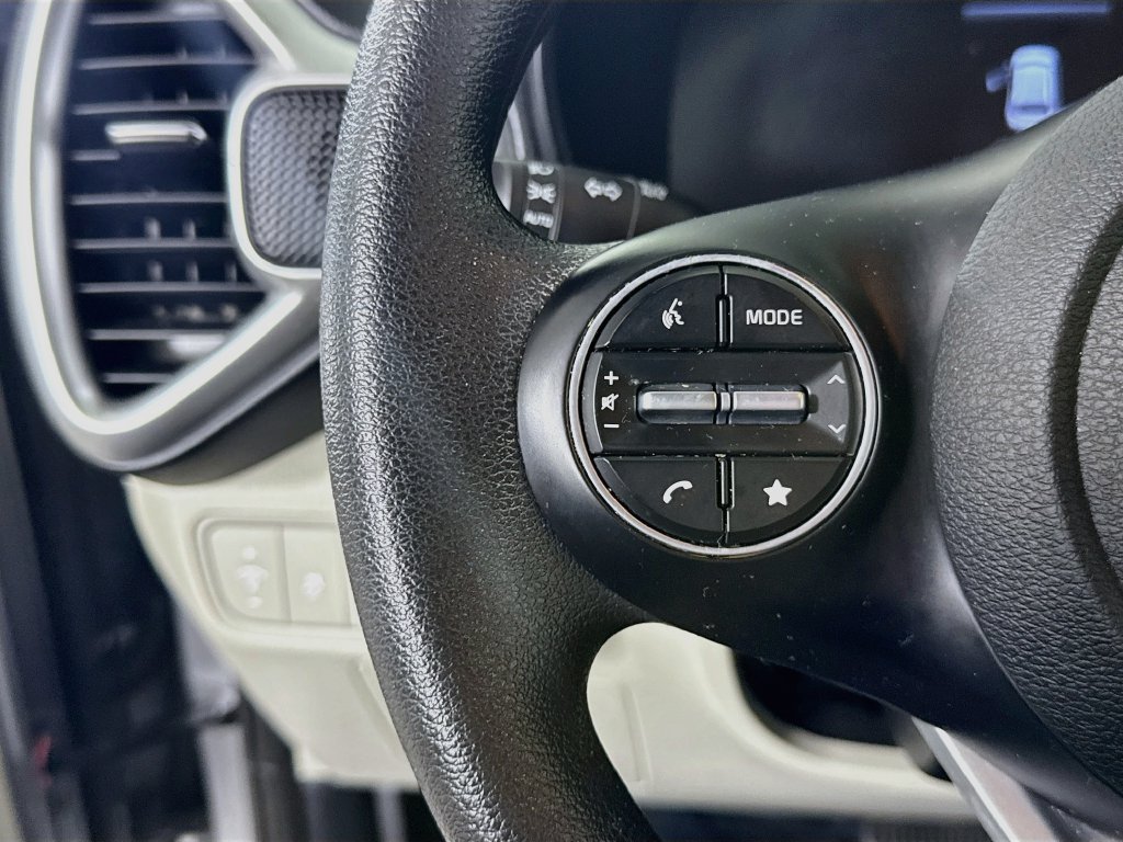 Used 2023 Kia Soul LX w/ LX Technology Package FWD image 20