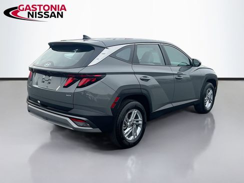 Used 2025 Hyundai Tucson SE image 9