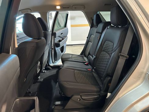 Used 2025 Nissan Pathfinder SV FWD image 27