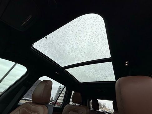 Certified 2022 Lincoln Aviator Reserve w/ Equipment Group 201A AWD/4WD image 3