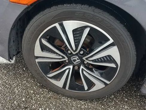 Used 2018 Honda Civic EX-T image 17