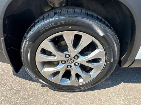 Used 2024 Toyota Grand Highlander AWD image 49