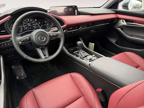 New 2026 MAZDA MAZDA3 Hatchback w/Premium Plus Pkg image 15