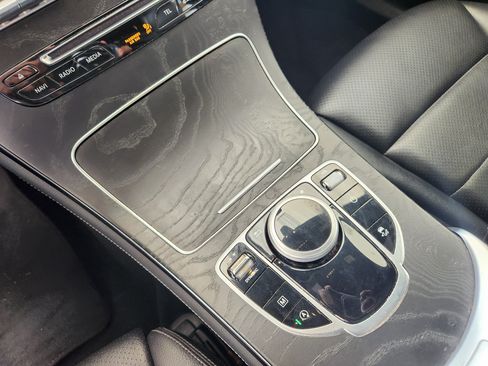 Used 2019 Mercedes-Benz GLC 300 image 15