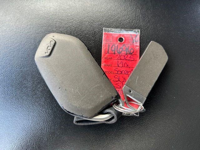 Used 2025 Kia Sorento LX FWD image 64