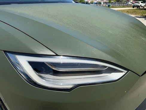 Used 2021 Tesla Model S Plaid image 4