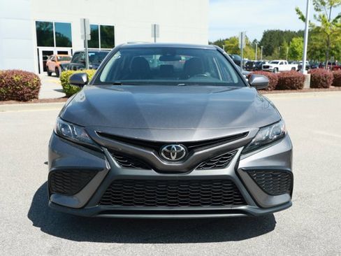 Used 2021 Toyota Camry SE image 2