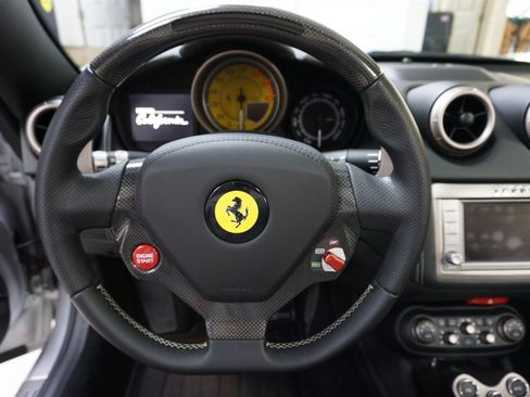 Used 2011 Ferrari California image 13