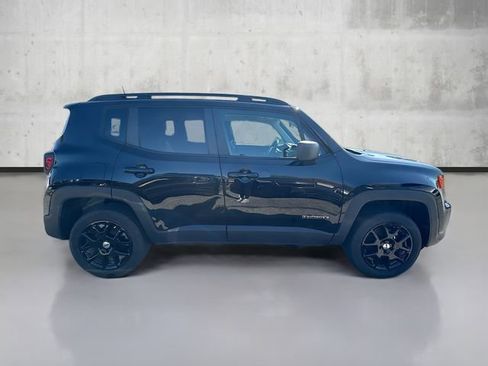 Used 2022 Jeep Renegade Latitude image 4