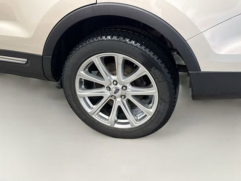 Used 2017 Ford Explorer Limited image 33