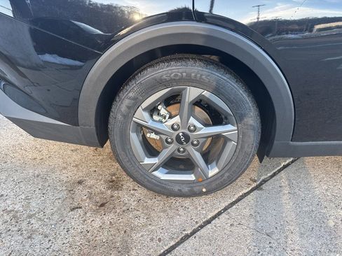New 2025 Kia K4 LXS image 9