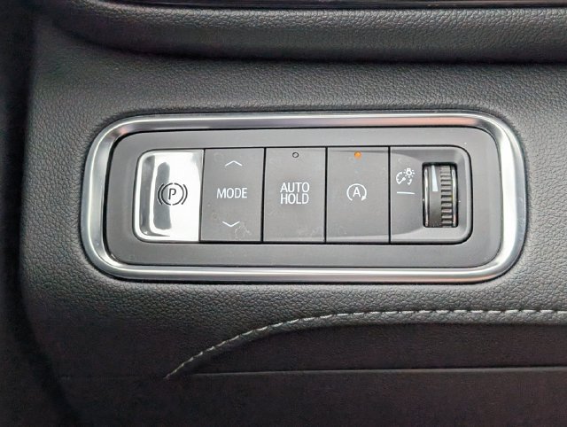 Used 2025 Buick Enclave Preferred FWD image 24