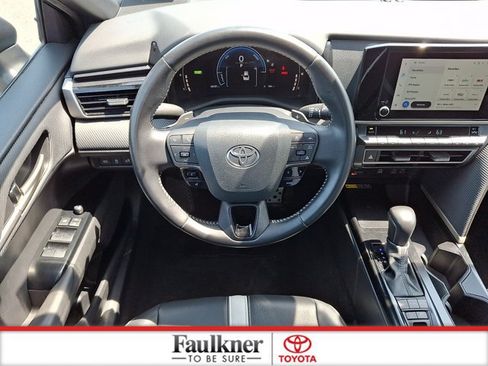 Certified 2025 Toyota Camry SE FWD image 11