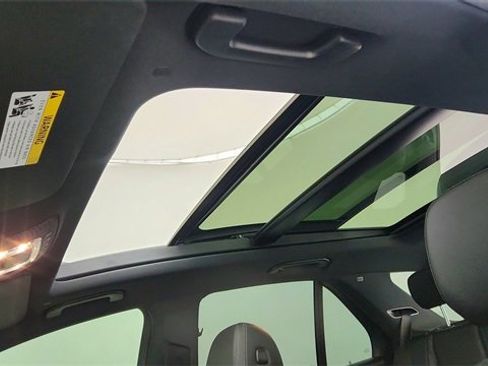 Used 2023 Mercedes-Benz GLE 450 4MATIC w/ AMG Line Exterior image 58